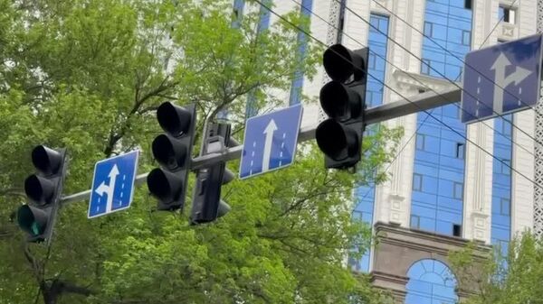 Дар Душанбе насби чароғакҳои ҳушманд оғоз шуд - Sputnik Тоҷикистон