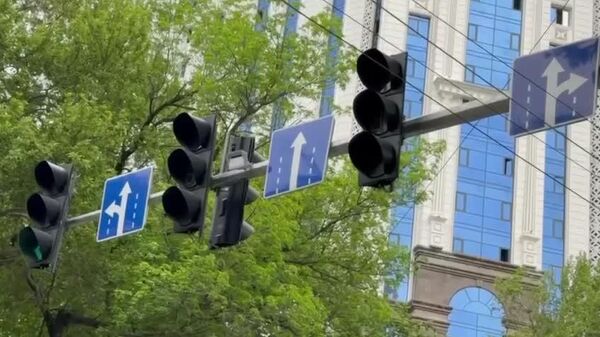 В Душанбе началась установка умных светофоров - Sputnik Таджикистан