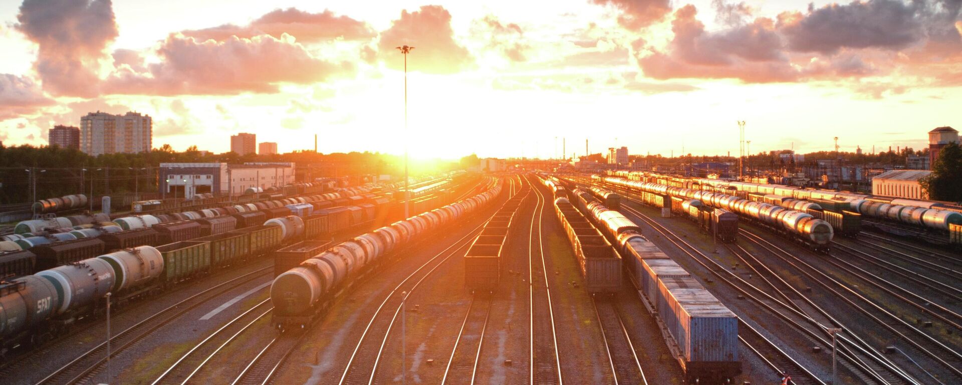 Железная дорога, иллюстративное фото - Sputnik Таджикистан, 1920, 25.04.2026