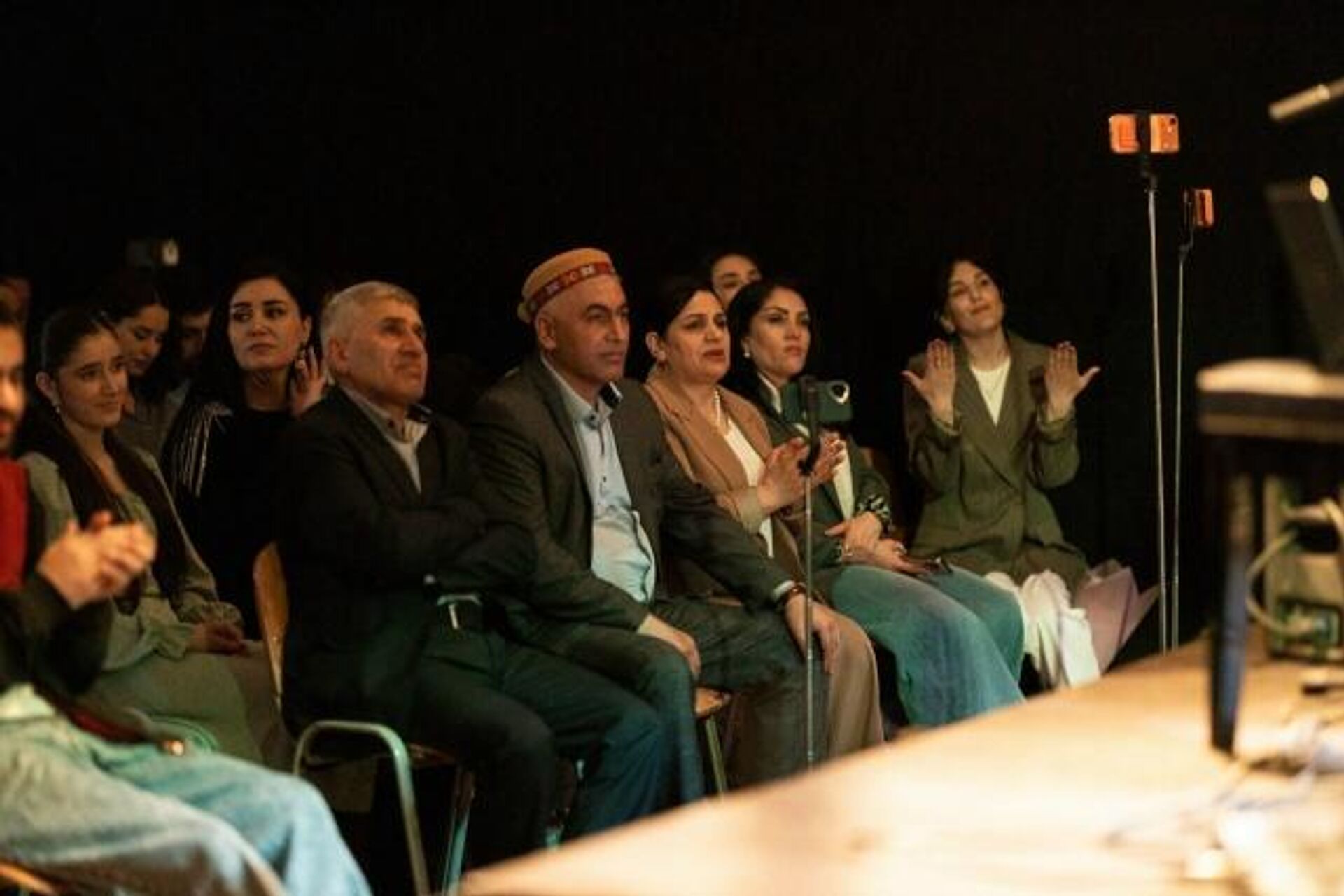 Хонаводаи Шонеъмат Ҷафархонов дар консерт - Sputnik Таджикистан, 1920, 26.04.2026