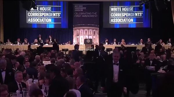 Трамп дар пайи тирпарронӣ аз толори меҳмонхона берун бароварда шуда, ҳамлагар боздошт гардид - Sputnik Тоҷикистон