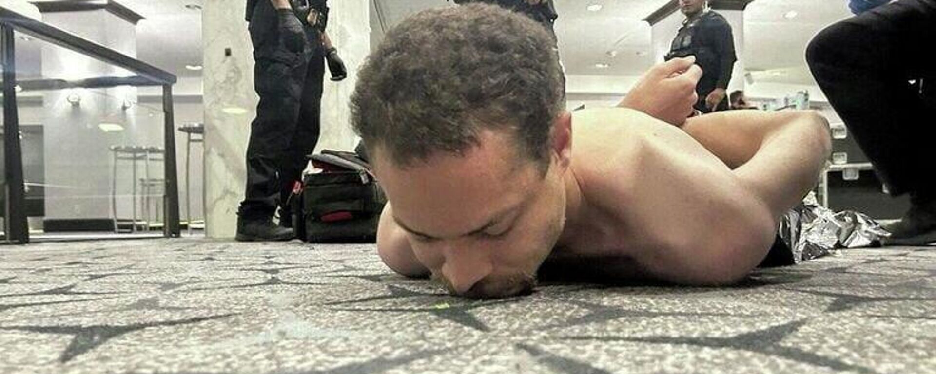 Гумонбари тирпарронӣ дар қабули Трамп аз маъракаи ҷамъоварии маблағ барои Нерӯҳои Мусаллаҳи Украина пуштибонӣ кардааст - Sputnik Тоҷикистон, 1920, 27.04.2026