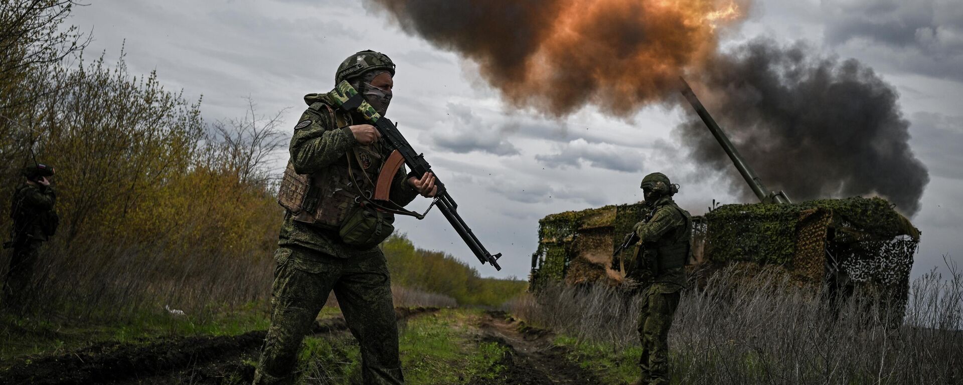 Боевая работа артиллеристов группировки войск Запад на Купянском участке фронта. - Sputnik Таджикистан, 1920, 08.06.2026