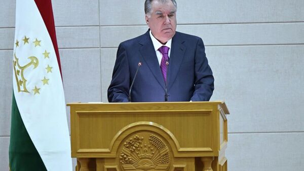 Президенти Тоҷикистон Эмомалӣ Раҳмон зимни маҷлиси ҳукумат вазифаи аввалиндараҷаро муайян кард - Sputnik Тоҷикистон