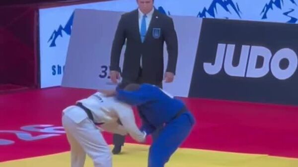 Ҷудокори ҷавони тоҷик Лоиқ Қутбиддинов дар мусобиқаи байналмилалии Judo Grand Slam Dushanbe-2026 дар вазни то 60 кг, соҳиби медали биринҷӣ гардид - Sputnik Тоҷикистон