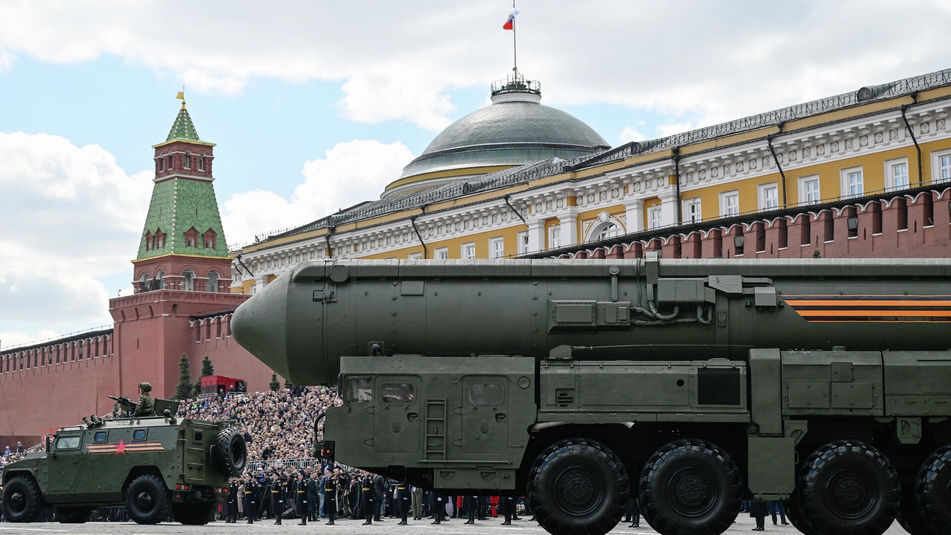 Москва. Военный парад, посвященный 80-летию Победы в Великой Отечественной войне  - Sputnik Таджикистан, 1920, 06.05.2026