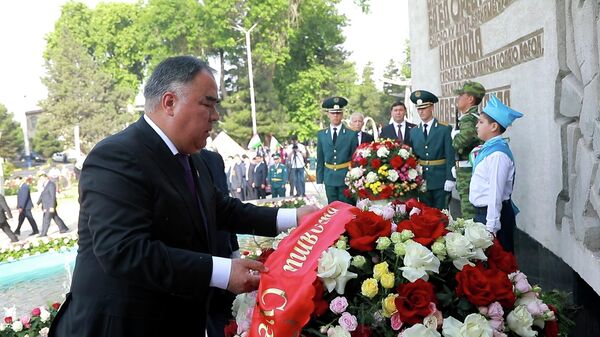 В Худжанде прошли памятные мероприятия, посвященные 81-й годовщине Дня Победы. - Sputnik Тоҷикистон