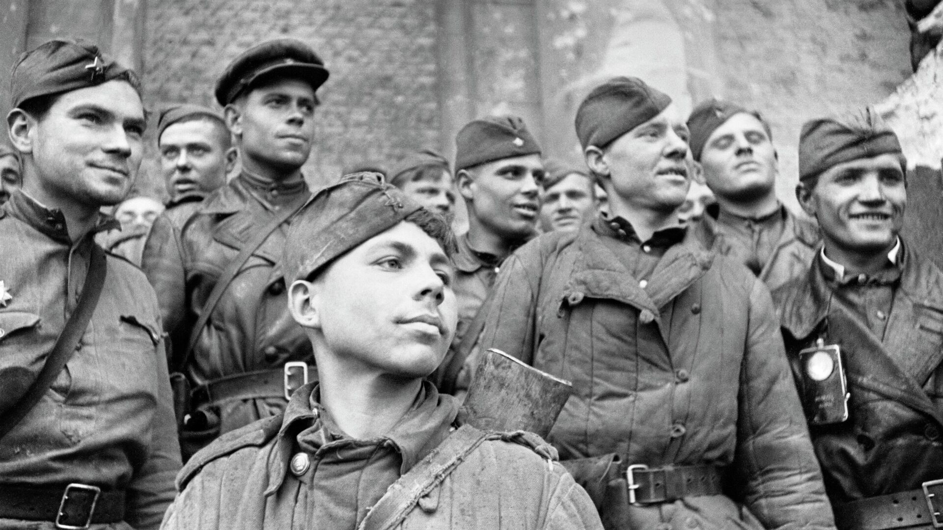 Великая Отечественная война 1941-1945 гг. Берлинская наступательная операция. Штурм Берлина. Великая Отечественная война 1941-1945 гг. Берлинская наступательная операция. Штурм Берлина. - Sputnik Таджикистан, 1920, 09.05.2026