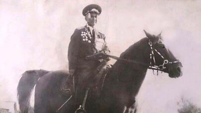 Николай Яковлев на коне.