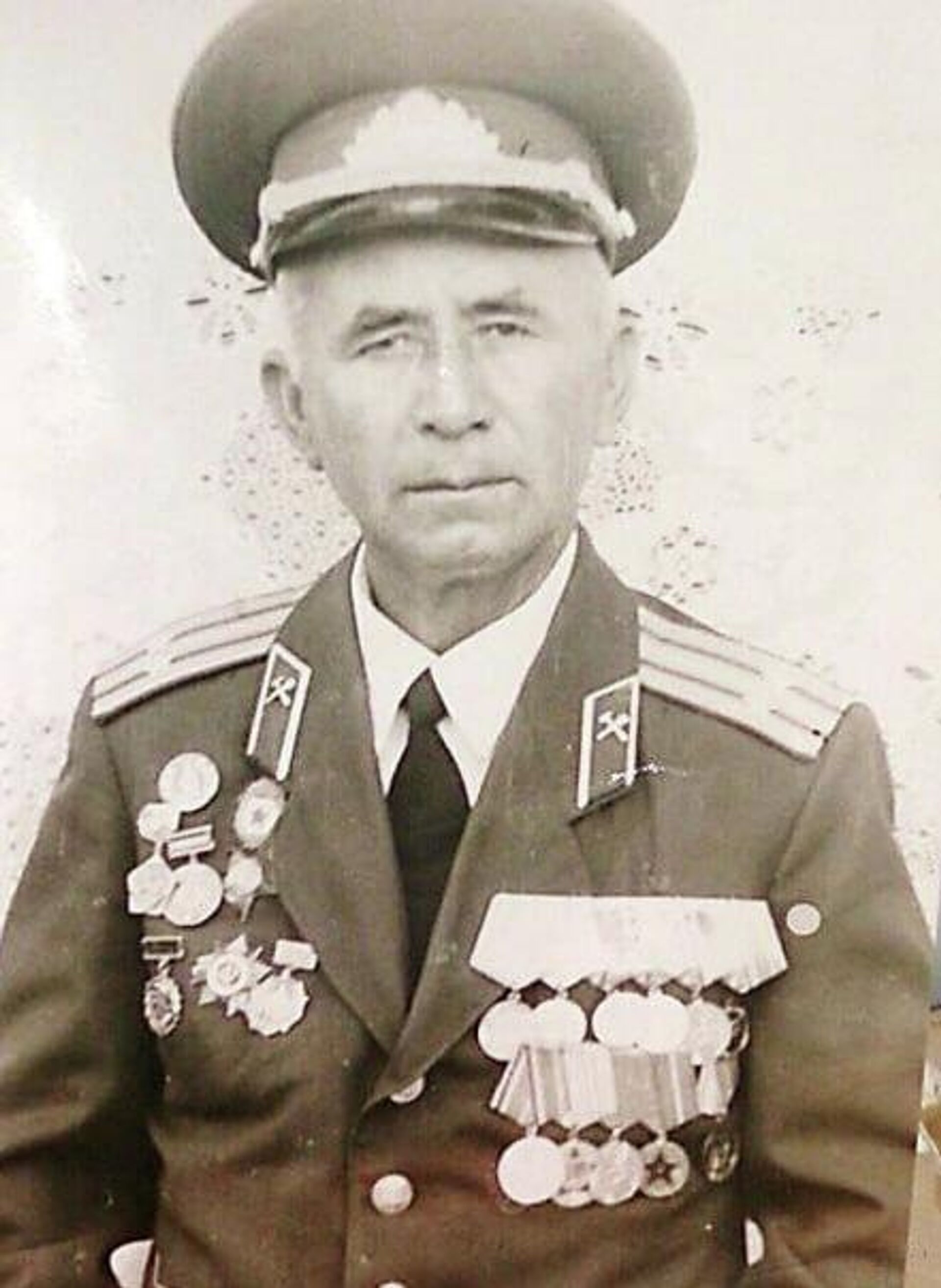 Николай Яковлев с наградами. - Sputnik Таджикистан, 1920, 08.05.2026