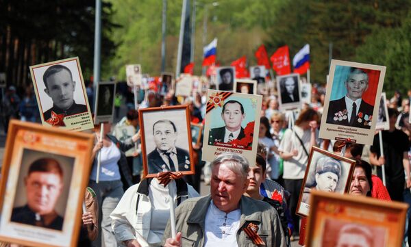 Акция Бессмертный полк в Прокопьевске - Sputnik Таджикистан