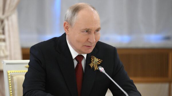 Трансляция пресс-конференции президента России Владимира Путина в День Победы - Sputnik Таджикистан