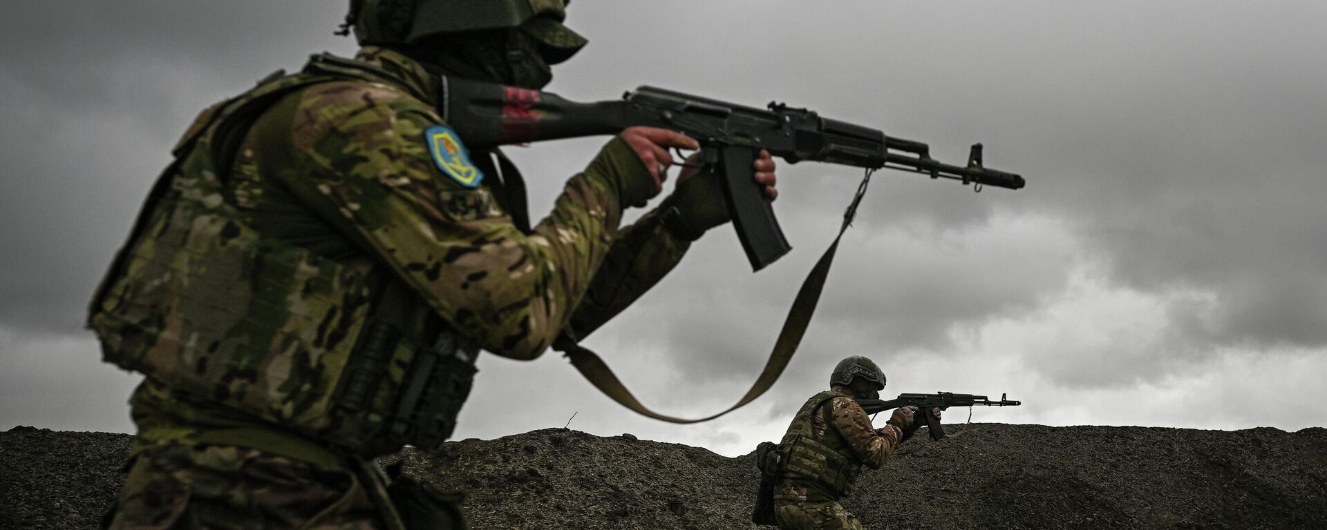 Военнослужащие 6-й мотострелковой бригады Южной группировки войск - Sputnik Таджикистан, 1920, 12.05.2026