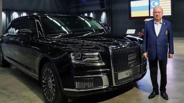 Король Малайзии получил Aurus Senat в дар от России - Sputnik Таджикистан