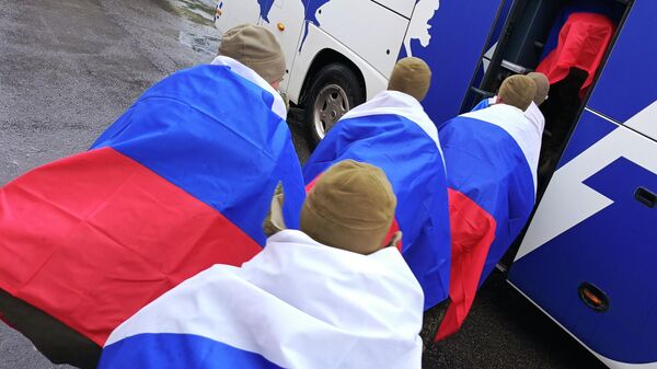 Возвращение из плена российских военных - Sputnik Тоҷикистон