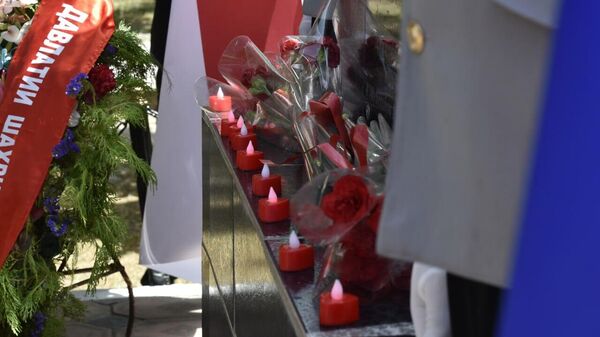 В Кулябе прошла церемония передачи капсулы с землей с могилы комбрига Томина - Sputnik Таджикистан