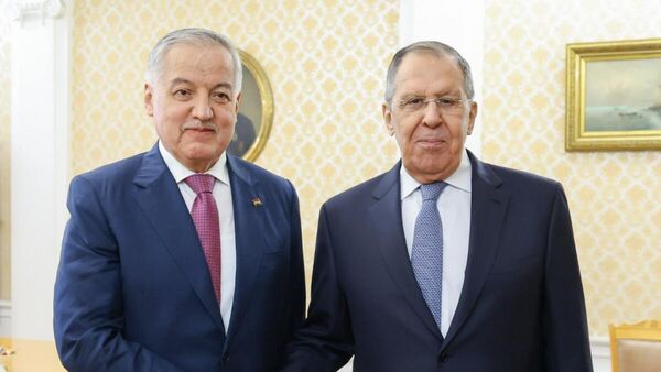 Министр иностранных дел Республики Таджикистан Сироджиддин Мухриддин, в Москве провел встречу с главой МИД РФ Сергеем Лавровым - Sputnik Тоҷикистон