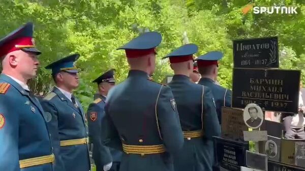 Вот так прошла церемония передачи капсул с землей с могил трех героев Таджикистана - кадрами делится корреспондент @SputnikTj - Sputnik Таджикистан