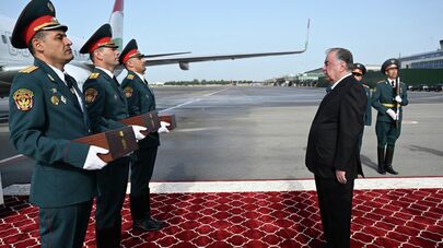 Торжественная церемония встречи капсулы с землей с места погребения таджикских героев Нусратулло Махсума, Шириншоха Шохтемура, а также Нисора Мухаммада.