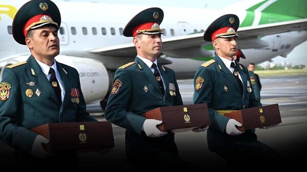 Хок аз оромгоҳи бунёдгузорони Тоҷикистони шӯравӣ ба Душанбе расонда шуд.  - Sputnik Тоҷикистон