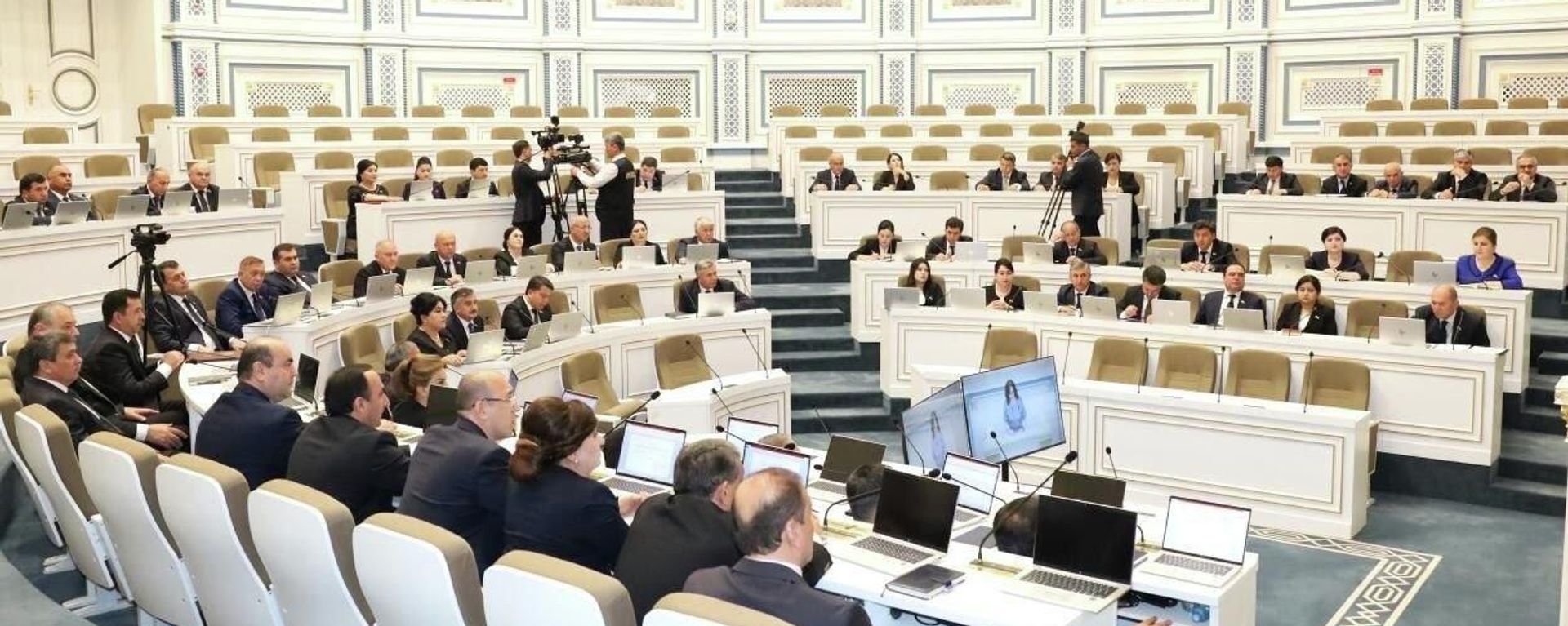 Маҷлиси намояндагони Тоҷикистон созишномаи таъсиси як парки технологӣ бо Бошқирдистонро тасдиқ кард - Sputnik Тоҷикистон, 1920, 20.05.2026