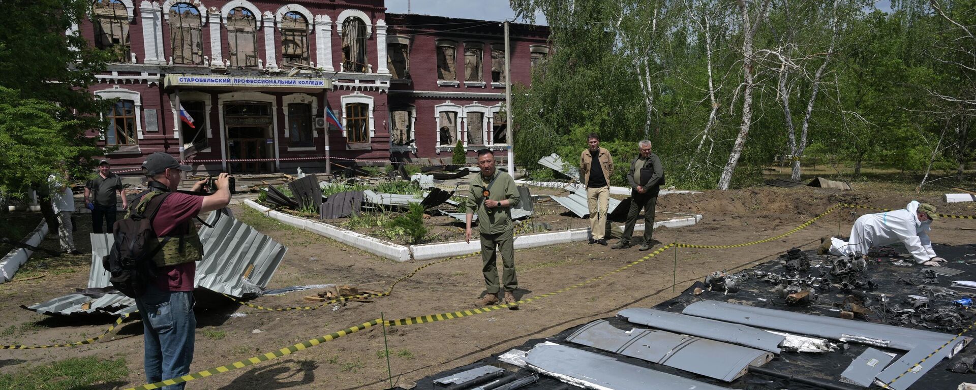 Иностранные журналисты посетили Старобельск и Луганск - Sputnik Таджикистан, 1920, 25.05.2026
