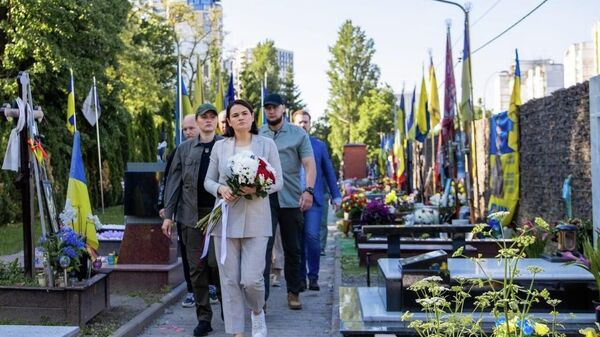 Бежавшая из Беларуси глава оппозиционных сил Светлана Тихановская внезапно приехала на Украину - Sputnik Таджикистан