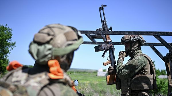 Военнослужащие 40-й бригады морской пехоты группировки войск Восток на направлении Гуляйполе в зоне СВО. - Sputnik Тоҷикистон