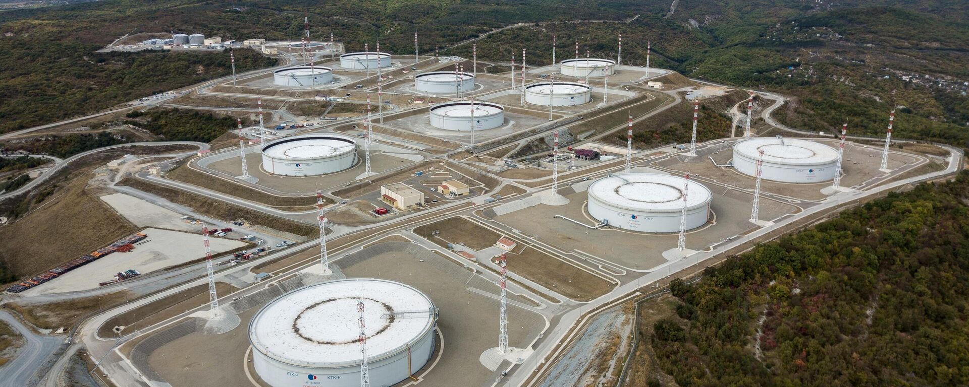 Нефтехранилище Каспийского трубопроводного консорциума (КТК-Р) в Краснодарском крае.   - Sputnik Таджикистан, 1920, 27.05.2026