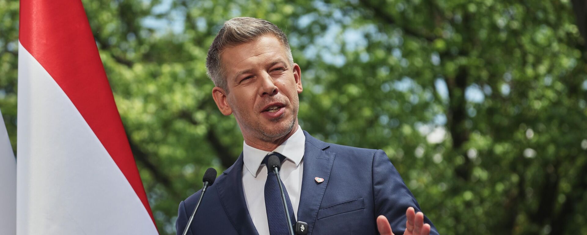 Премьер-министр Венгрии Петер Мадьяр выступает на пресс-конференции в Варшаве, Польша, в среду, 20 мая 2026 года. - Sputnik Таджикистан, 1920, 29.05.2026