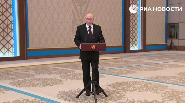 Изҳороти калидии Владимир Путин дар нишасти матбуотии ИИАО - Sputnik Тоҷикистон