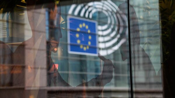 Здание штаб-квартиры Европейского парламента в Брюсселе - Sputnik Таджикистан