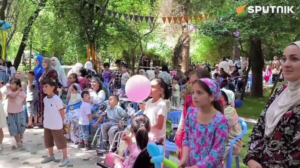 Ояндаи солим: Ҷашни Рӯзи кӯдакон дар Душанбе баргузор шуд – Видео - Sputnik Тоҷикистон