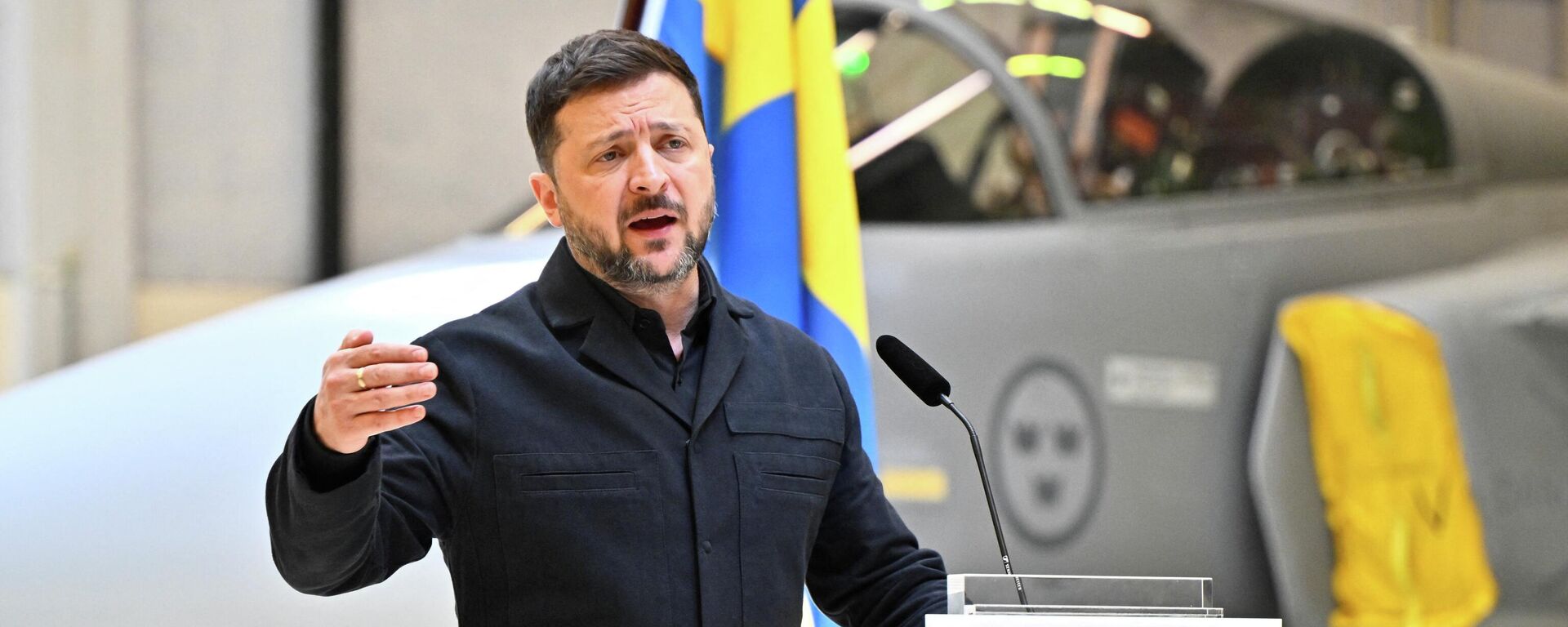 Владимир Зеленский выступает на пресс-конференции в Упсале, Швеция, 28 мая 2026 года. - Sputnik Таджикистан, 1920, 02.06.2026