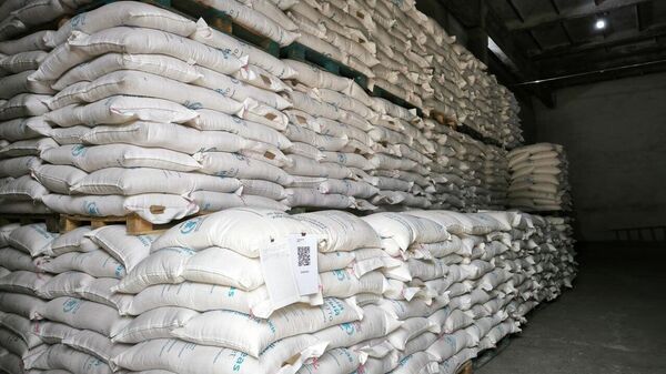 Почти 260 тонн продуктов передала Россия школам Таджикистана в рамках программы ВПП ООН - Sputnik Таджикистан