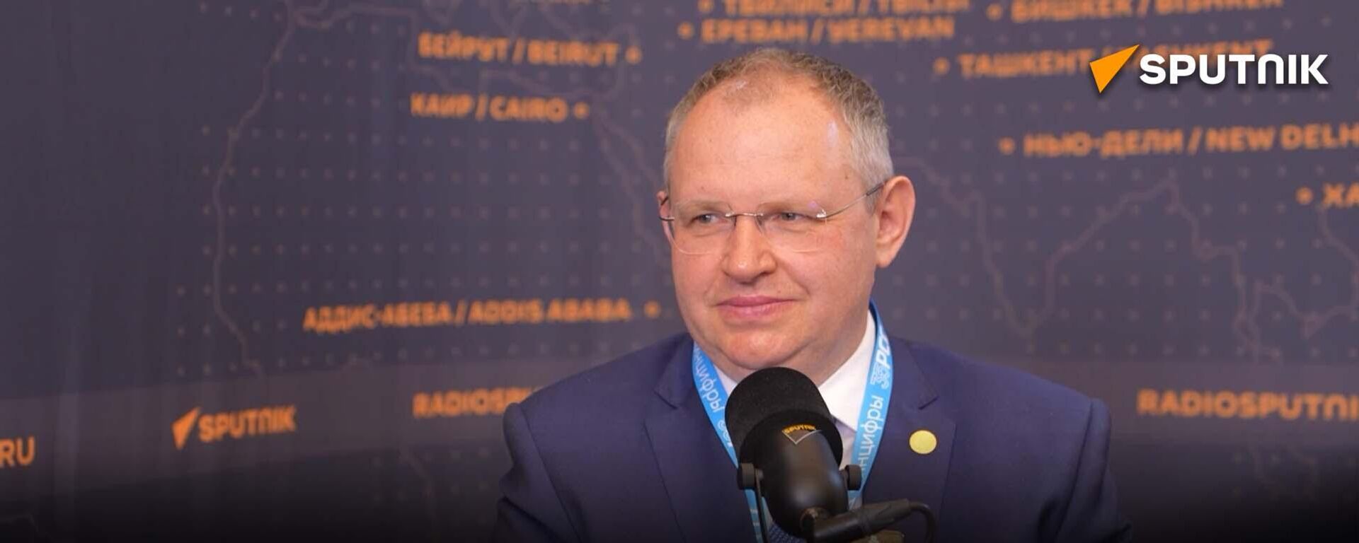 Ермолович: внутри ЕАЭС исчезнет роуминг. Ермолович: внутри ЕАЭС исчезнет роуминг. - Sputnik Таджикистан, 1920, 06.06.2026