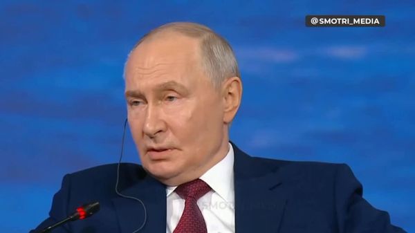 Путин озодсозии Донбассро вазифаи аввалини Русия, ки дар доираи амалиёти вижаи низомӣ гуфт - Sputnik Тоҷикистон