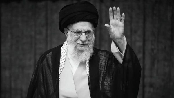 Алии Хоманаӣ пас аз беш аз 4 моҳи даргузашташ ба хок супурда мешавад, хабар медиҳад ширкати телевизион ва радиои Эрон IRIB - Sputnik Тоҷикистон