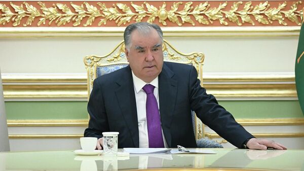 Эмомали Рахмон произвел кадровые назначения на руководящие должности. Эмомали Рахмон произвел кадровые назначения на руководящие должности. - Sputnik Таджикистан