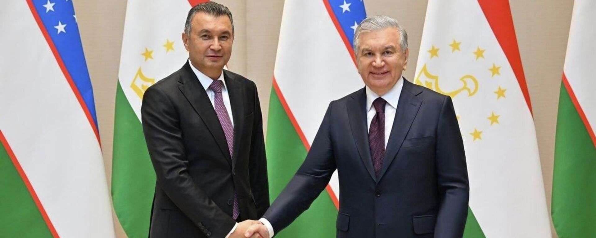 Сарвазири Тоҷикистон Қоҳир Расулзода, бо президенти Узбекистон Шавкат Мирзиёев мулоқот кард - Sputnik Тоҷикистон, 1920, 17.06.2026