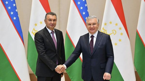 Шавкат Мирзиёев принял Кохира Расулзоду: страны усилят экономическое сотрудничество - Sputnik Таджикистан