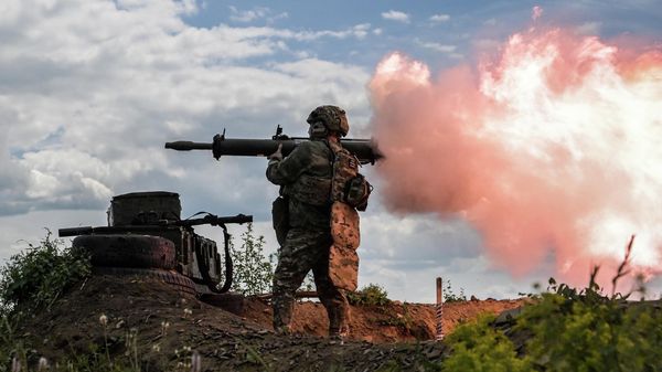 Боевая подготовка штурмовых подразделений бригады Волки в ЛНР. - Sputnik Таджикистан