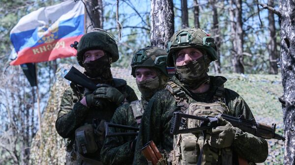 Освобождение населенного пункта Рай-Александровка в ДНР. - Sputnik Тоҷикистон