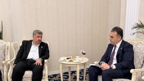 Тоҷикистон ва Эрон масъалаи таҳвили нафт ва маҳсулоти нафтиро баррасӣ карданд - Sputnik Тоҷикистон