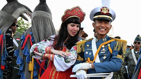 Празднование Дня России во Владивостоке - Sputnik Тоҷикистон