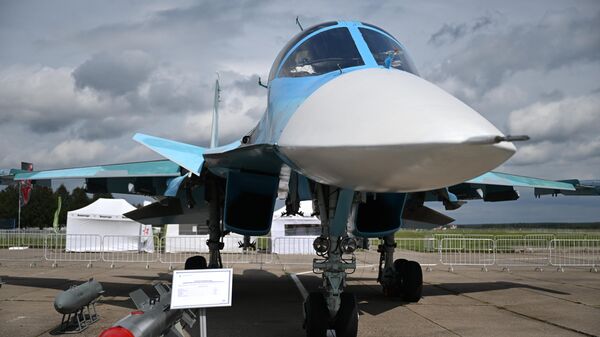 Истребитель-бомбардировщик Су-34 ВКС РФ/ - Sputnik Таджикистан