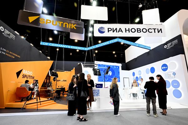 ПМЭФ-2026. Стенд РИА Новости и студия радио Sputnik. - Sputnik Таджикистан