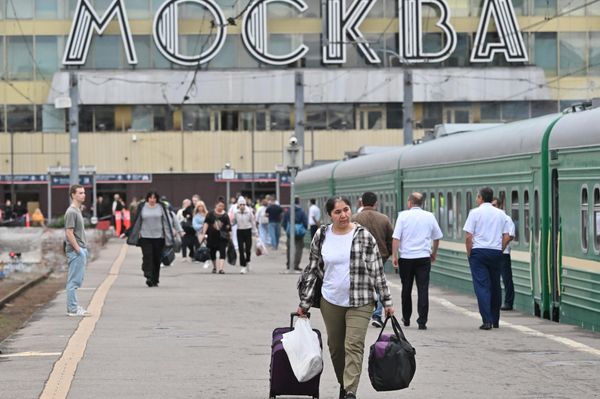 Пассажиры поезда Москва - Душанбе. - Sputnik Таджикистан