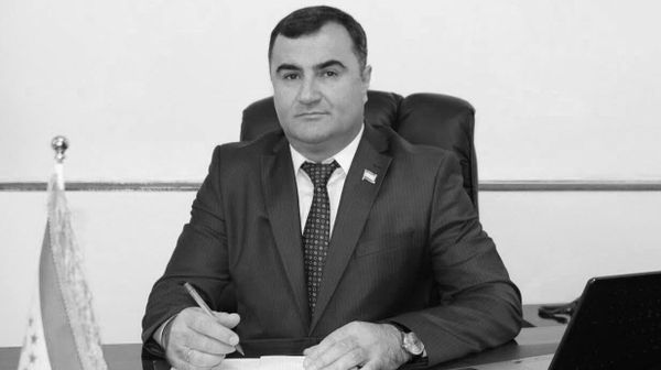Наҷотдиҳандагон ҷасади Алишер Мирзонабот, раиси Вилояти Мухтори Кӯҳистони Бадахшон (ВМКБ)-ро пайдо карданд - Sputnik Тоҷикистон