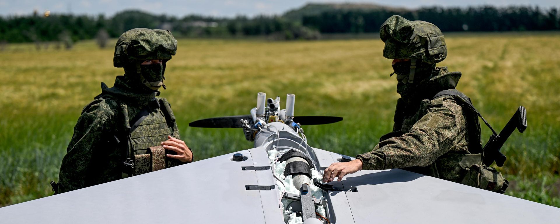 Боевая работа расчета БПЛА БМ-70 группировки войск Центр на Добропольском направлении СВО.  - Sputnik Тоҷикистон, 1920, 15.09.2026